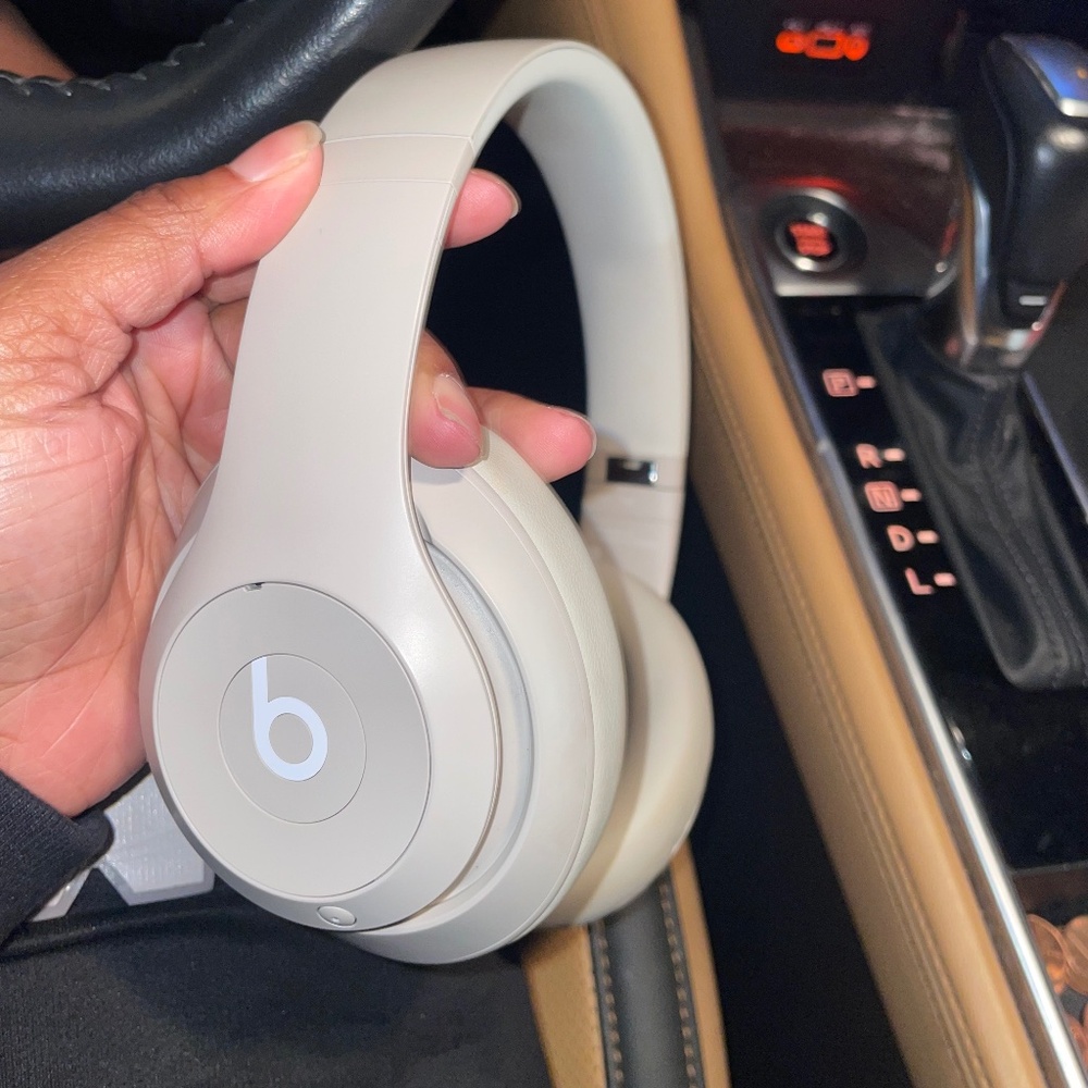 Beats Studio Pro
